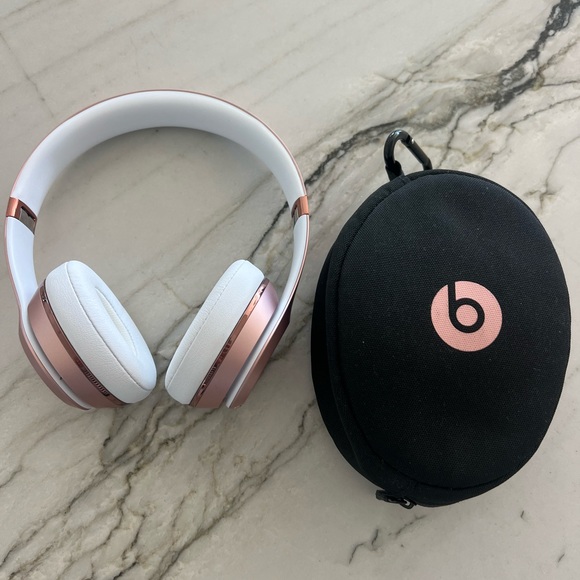 Beats Solo 3 Rose Gold. Like new!!!